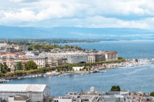 vue en hauteur de la ville de Geneve